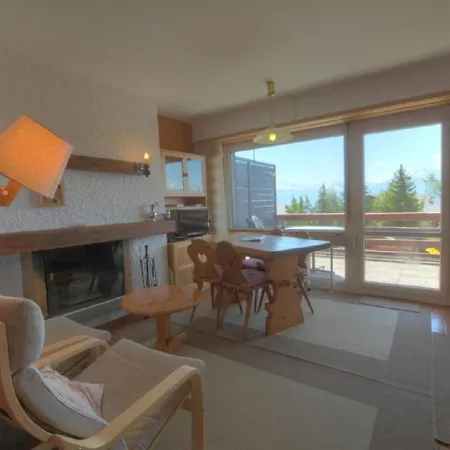 Saturne 108 Sur La Place Du Village A Apartment *