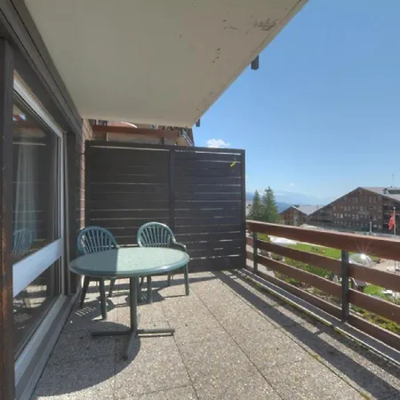 Saturne 108 Sur La Place Du Village A Apartment *