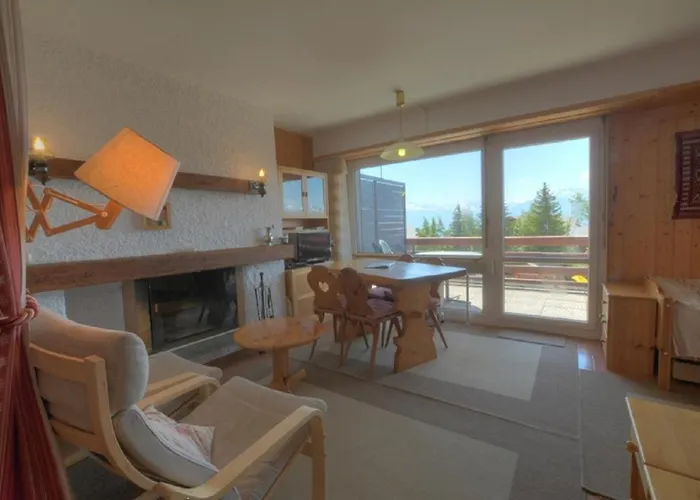 Saturne 108 Sur La Place Du Village A Apartment *