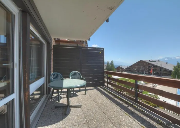 Saturne 108 Sur La Place Du Village A Apartment *